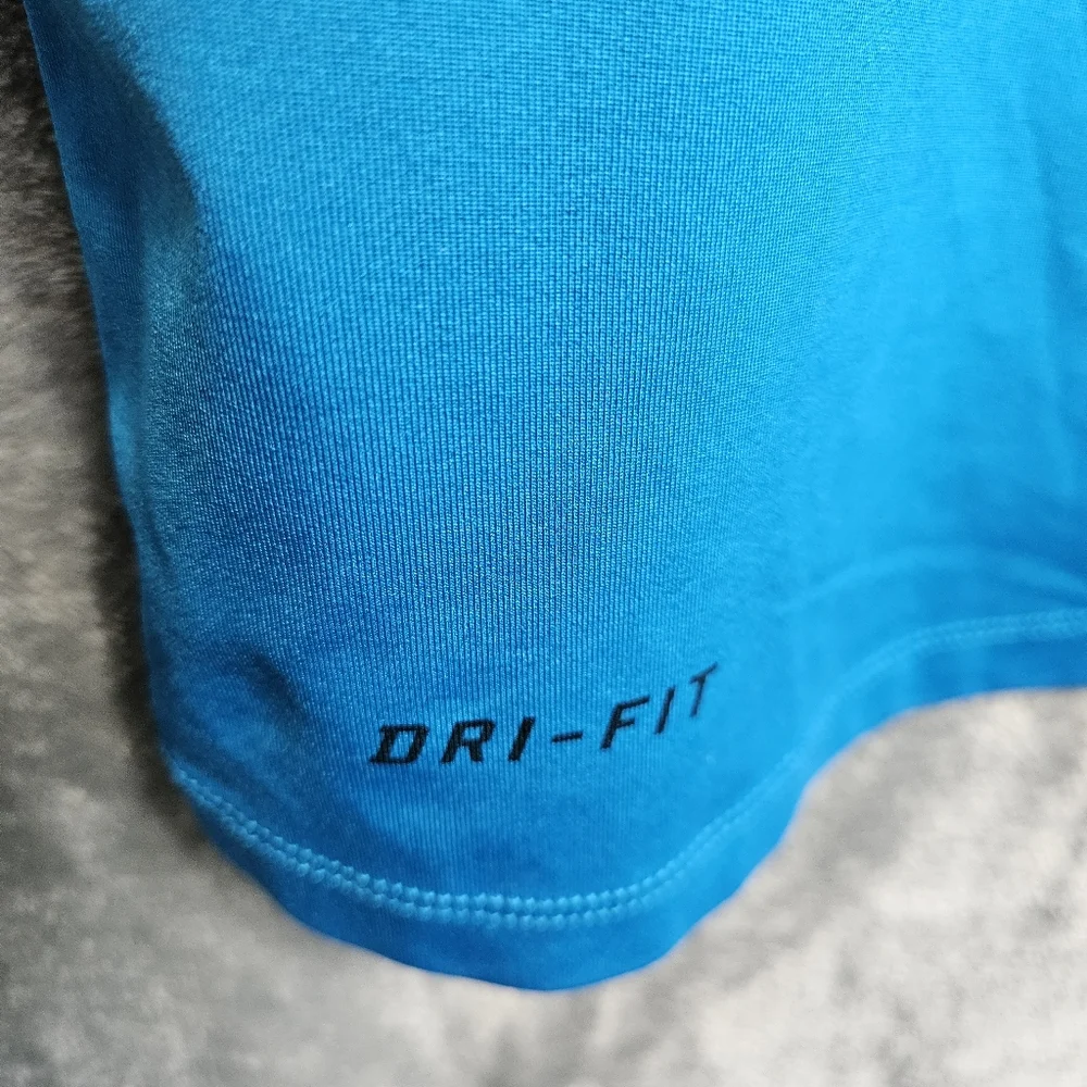 Nike pro Combat fitted sz Lg Blue Athletic T-Shirt